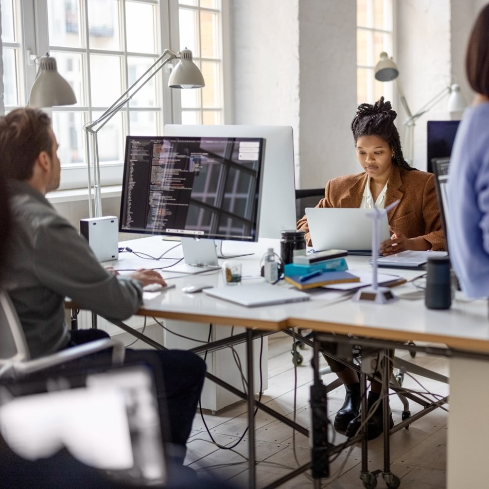 Common access to various customers